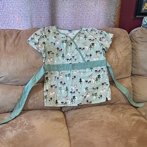 Disney scrub top size Medium